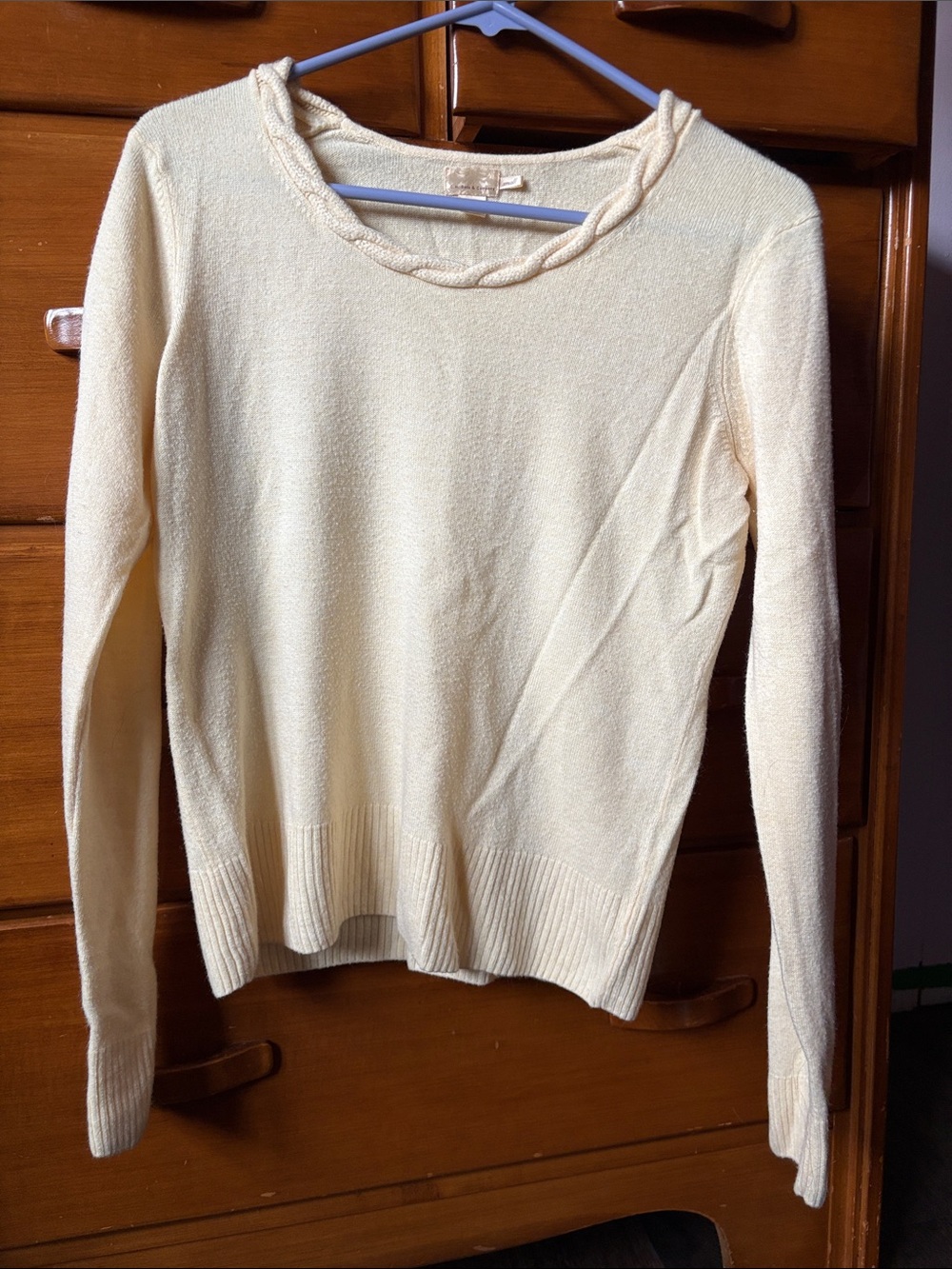 Women’s Cream Cable-Trim Crewneck Sweater